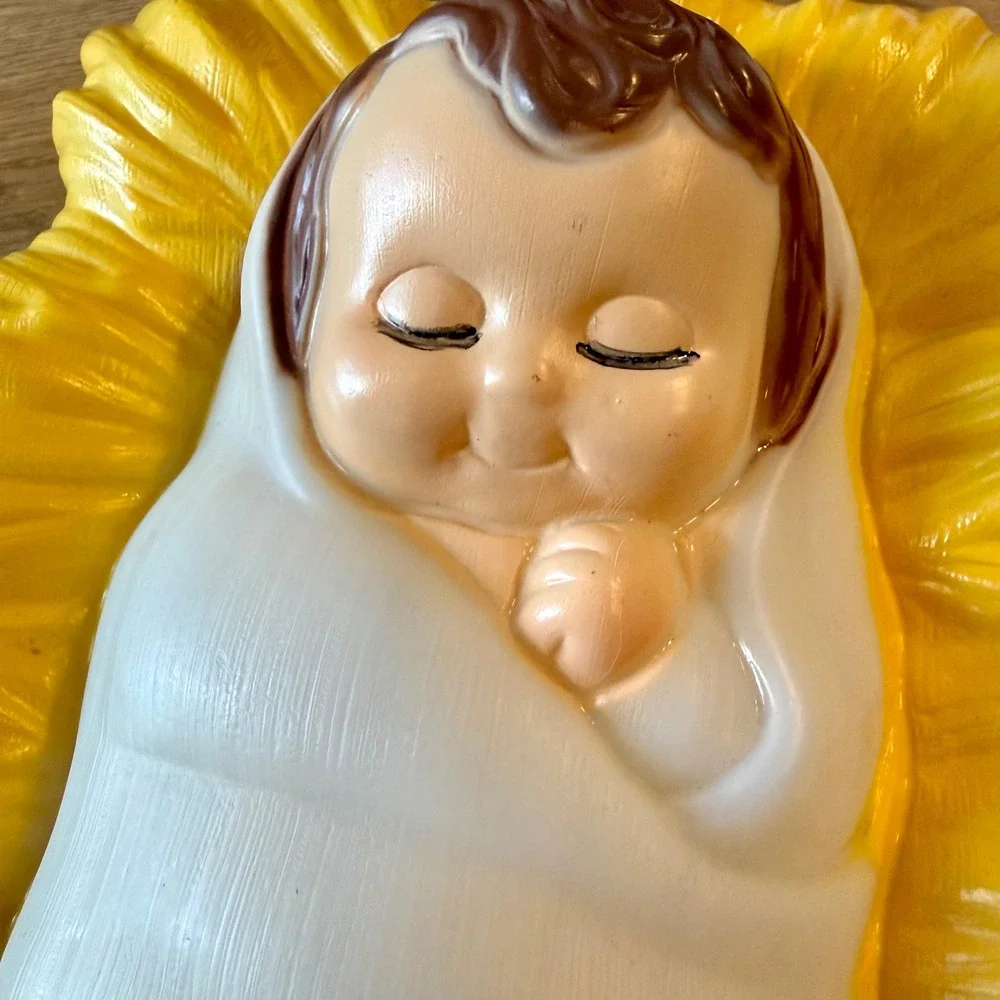 General Foam Baby Jesus Blow Mold Nativity Yellow Good Hand Painted Vtg
